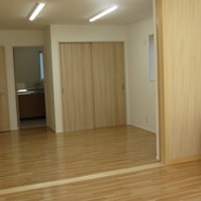 「『職住一体、３階建て木づかいの家』」サムネイル